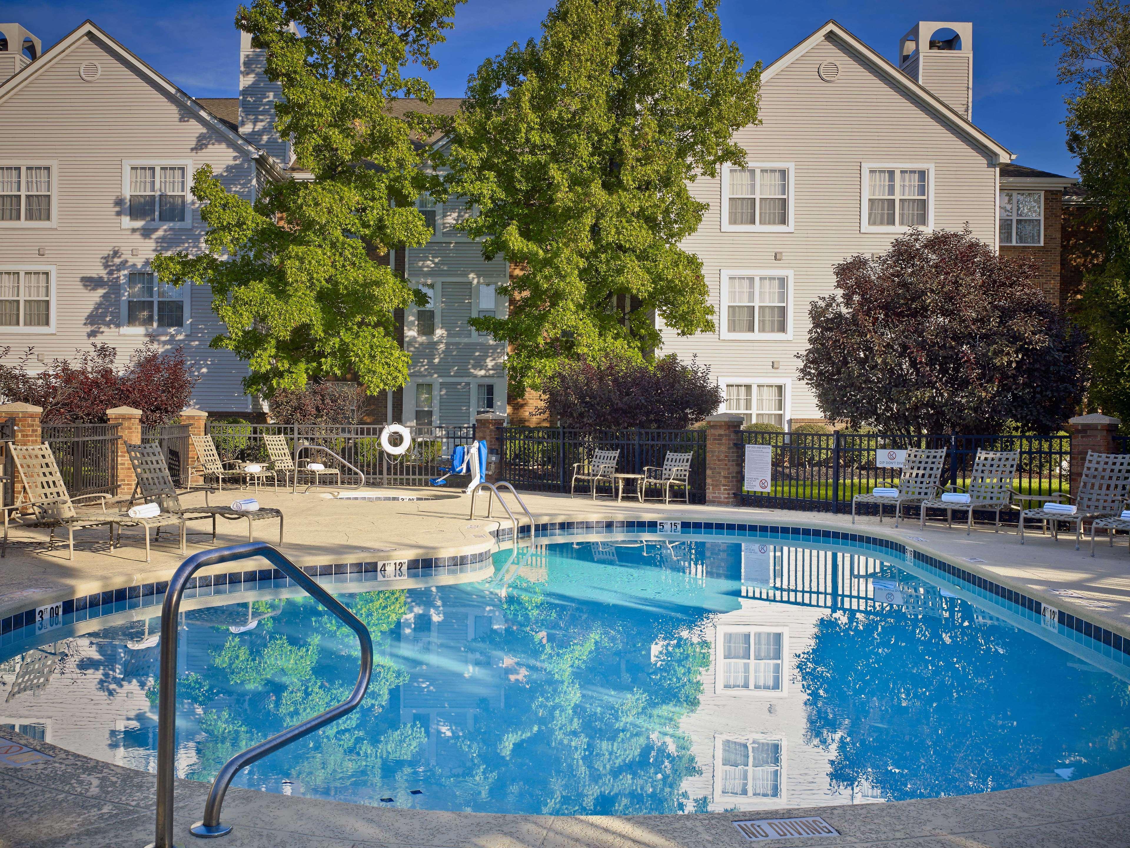 Sonesta Es Suites Cincinnati - Sharonville East Exterior photo