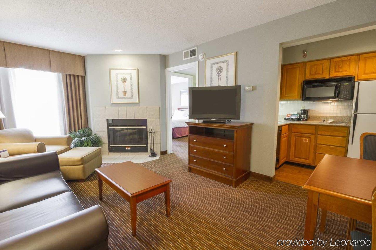 Sonesta Es Suites Cincinnati - Sharonville East Exterior photo