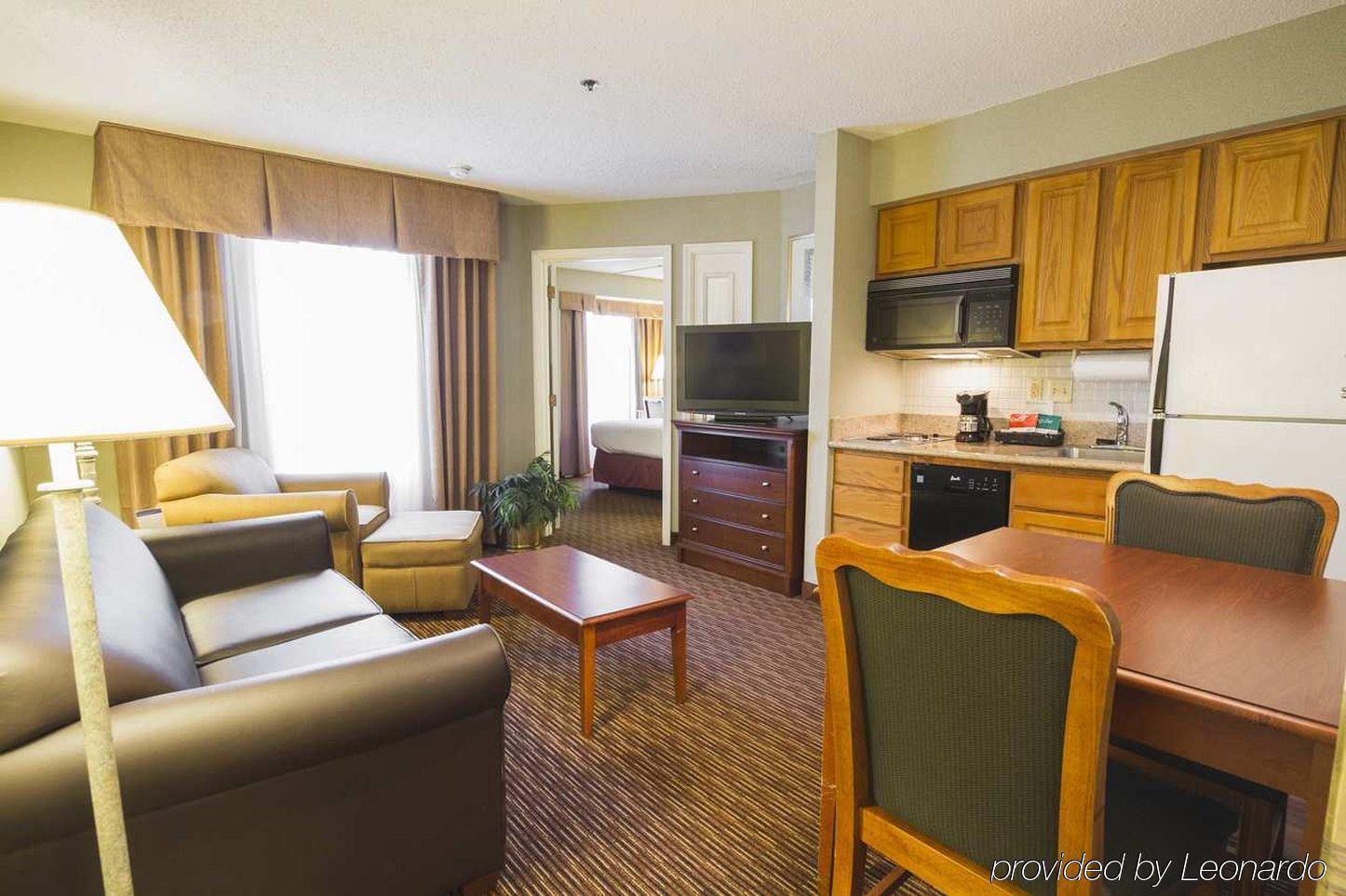 Sonesta Es Suites Cincinnati - Sharonville East Exterior photo