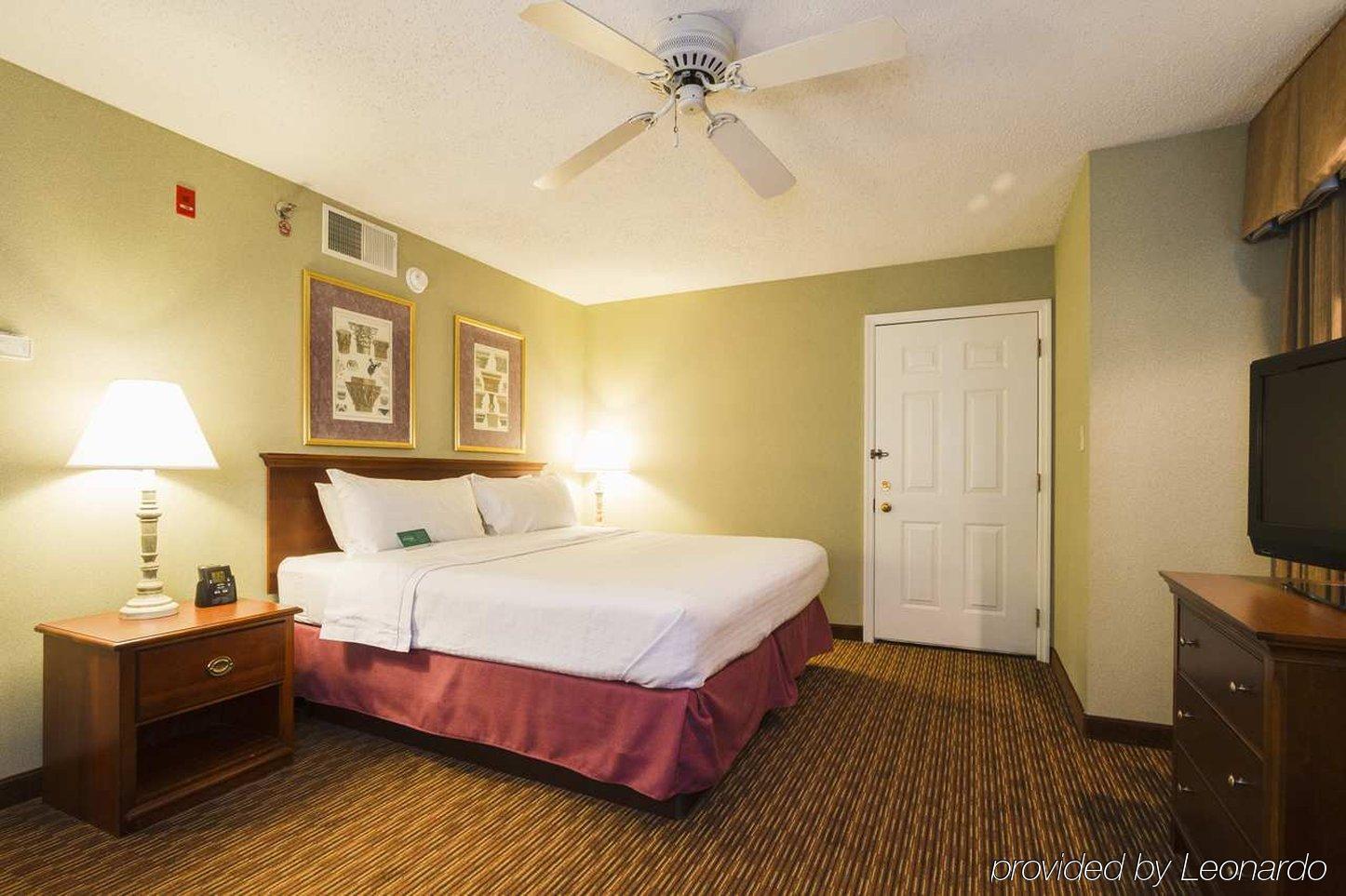 Sonesta Es Suites Cincinnati - Sharonville East Exterior photo