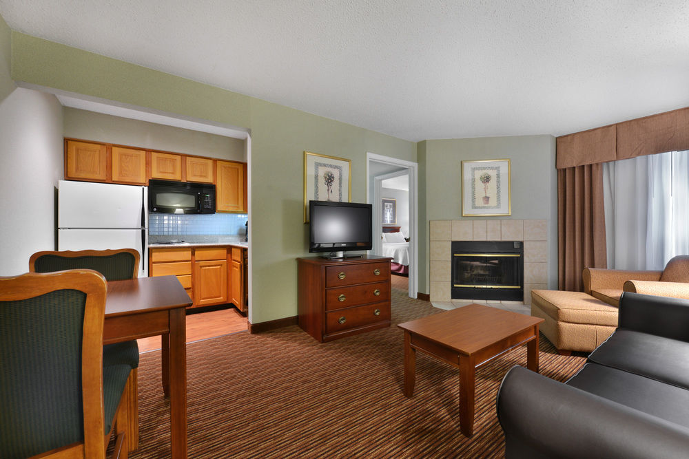 Sonesta Es Suites Cincinnati - Sharonville East Exterior photo