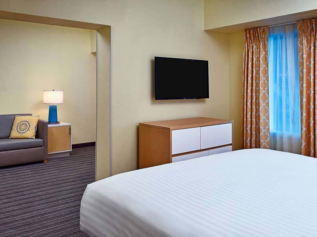 Sonesta Es Suites Cincinnati - Sharonville East Room photo