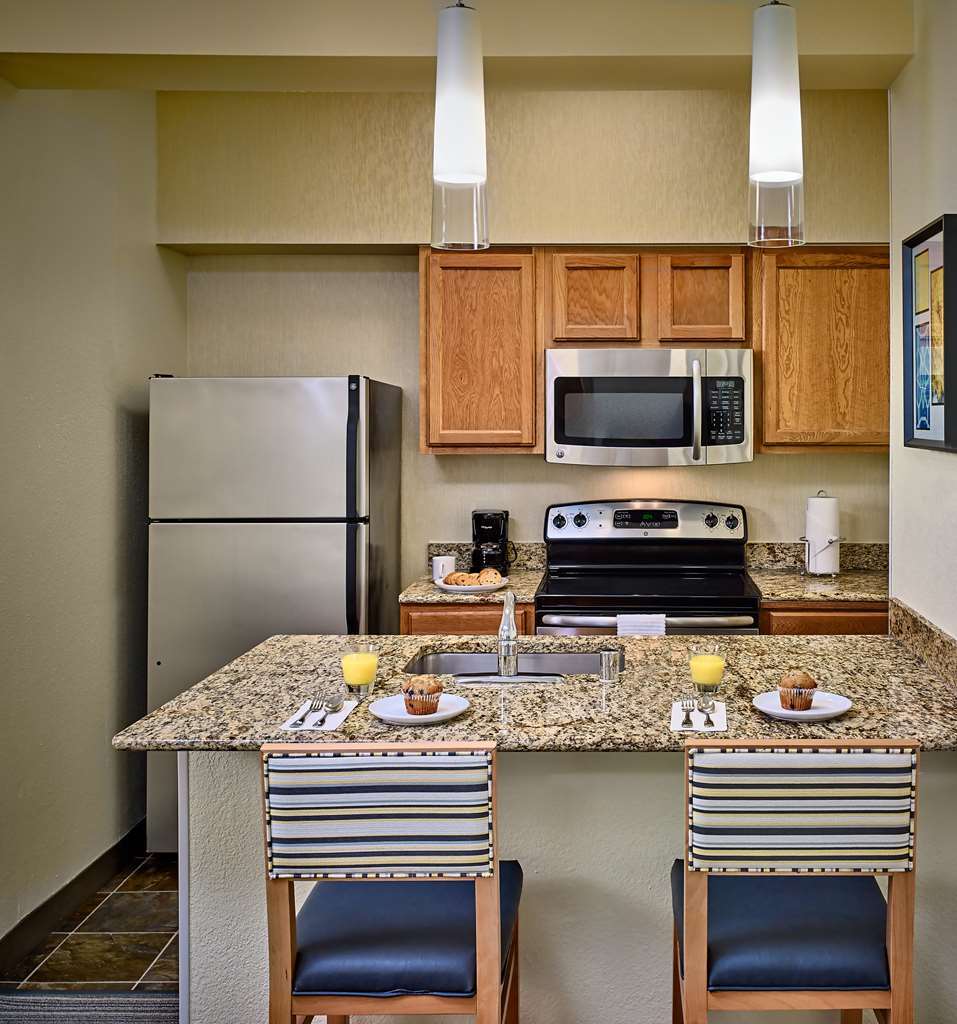 Sonesta Es Suites Cincinnati - Sharonville East Room photo
