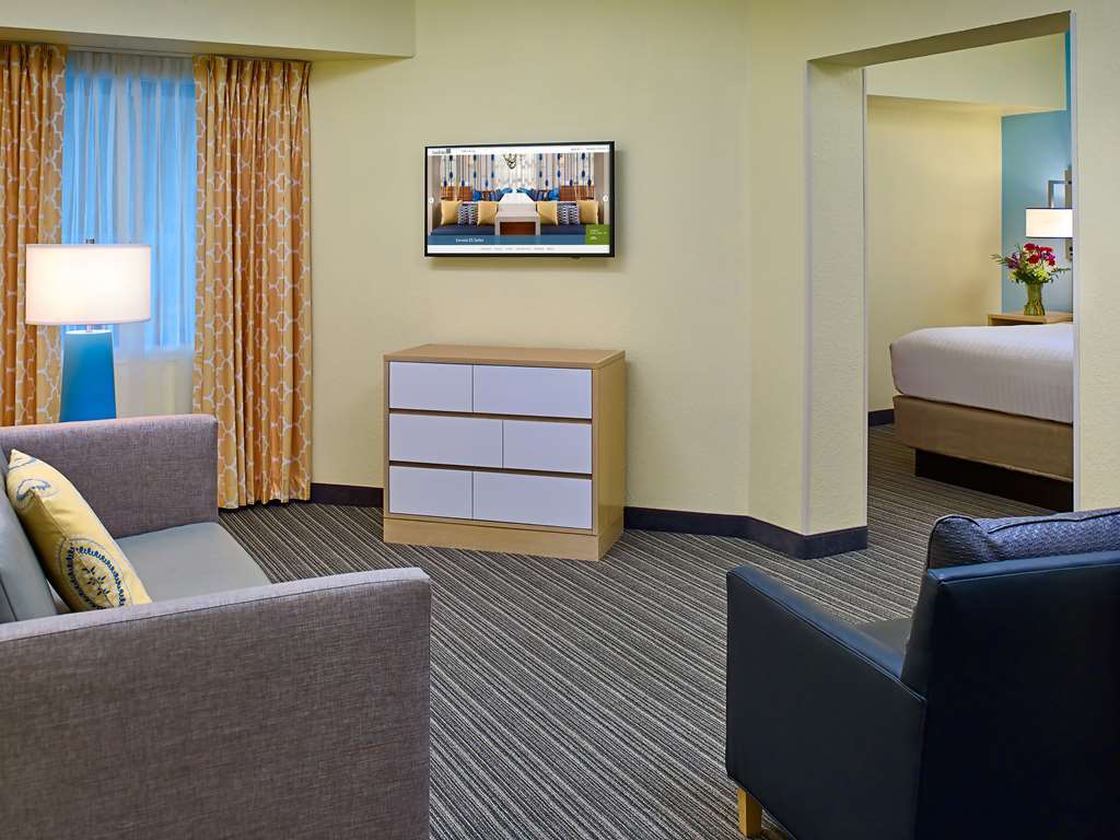 Sonesta Es Suites Cincinnati - Sharonville East Room photo