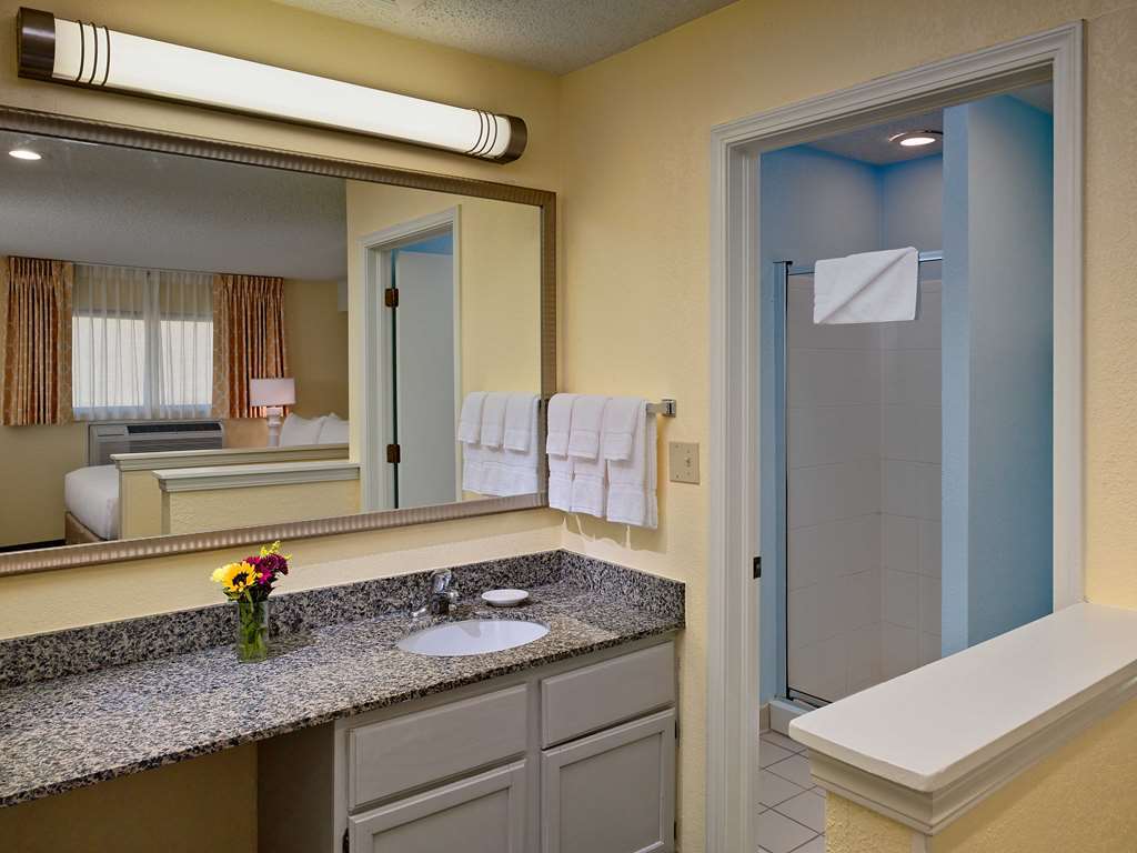 Sonesta Es Suites Cincinnati - Sharonville East Room photo